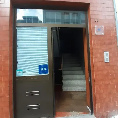 City Drops Hostel Private Yellow Room 2 Single Bed アパートホテル ポルト