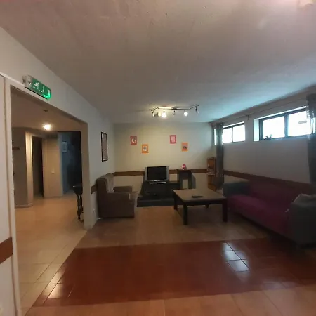 City Drops Hostel Private Yellow Room 2 Single Bed Porto