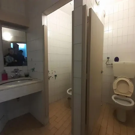 Aparthotel City Drops Hostel Private Yellow Room 2 Single Bed *