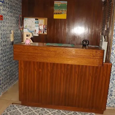شقة فندقية City Drops Hostel Private Yellow Room 2 Single Bed