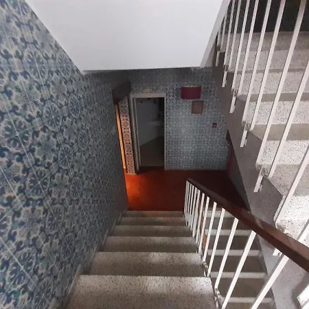 City Drops Hostel Private Yellow Room 2 Single Bed * Porto